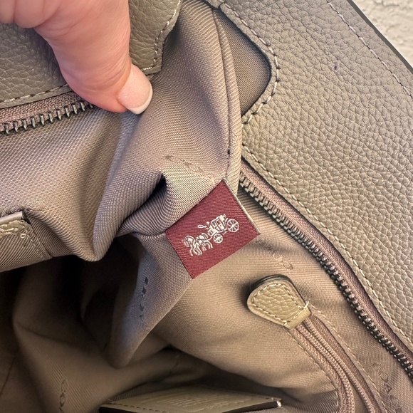 Coach, Turnlock Chain Tote/ Shoulder Bag - Picture 5 of 15